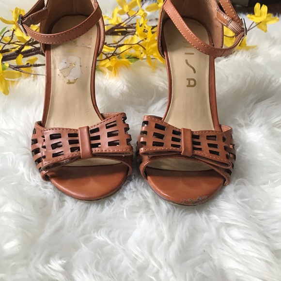 📬  * SOLD * 📬 Unisa Brown Heels - Picture 4 of 6